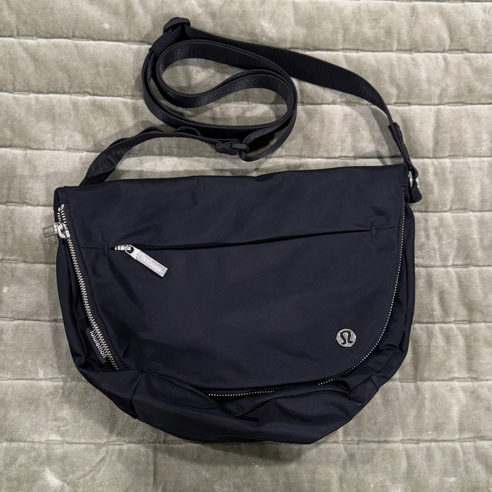 Lululemon- All Night Festival Bag 5L